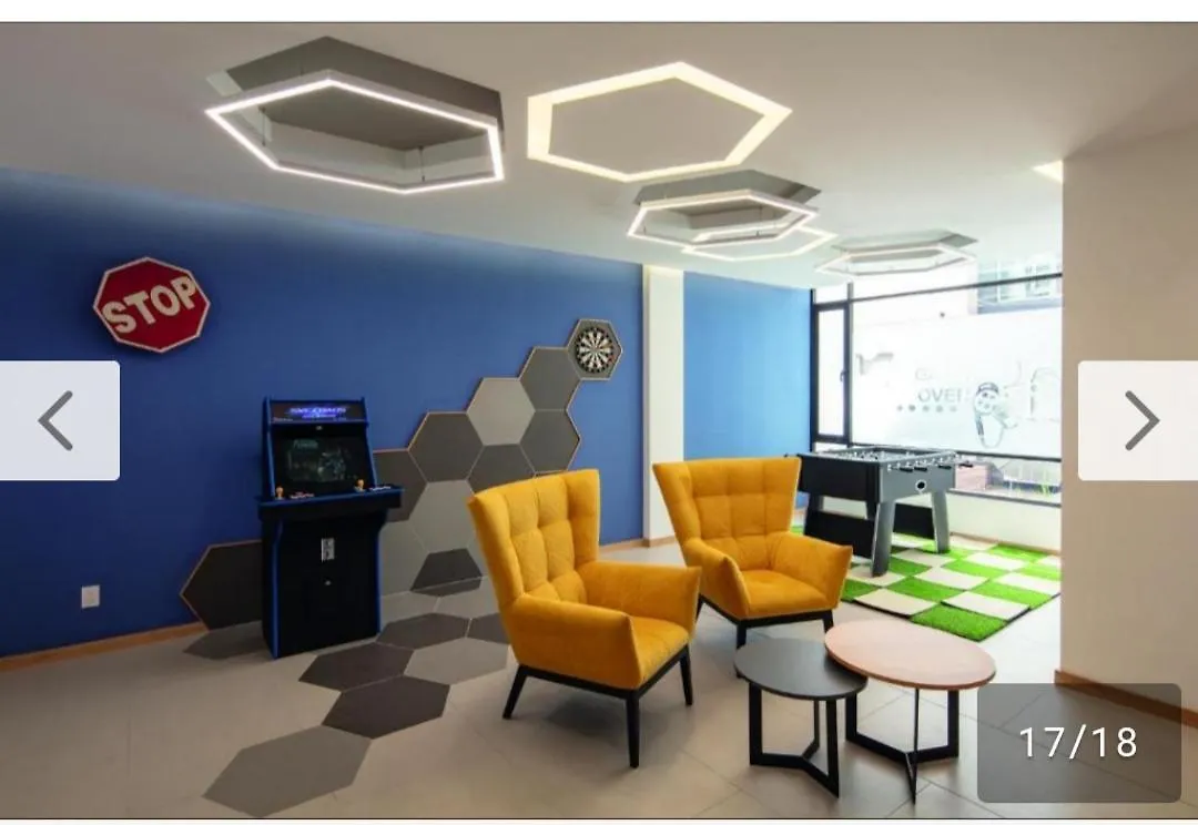Departamento Moderno Con Balcon En Quito Lägenhet